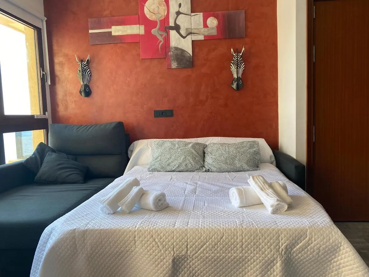 Apartamento moderno en primera línea de playa. Benalmádena