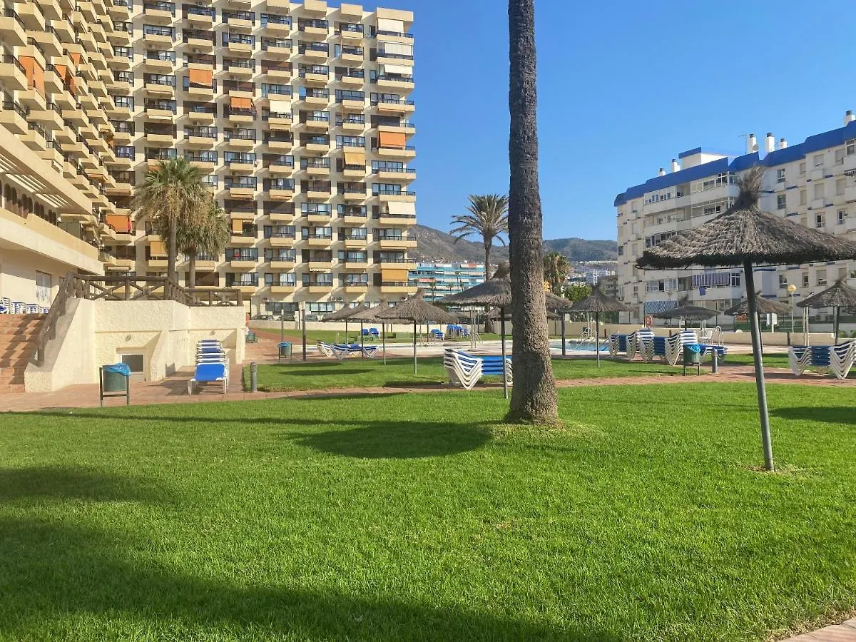 Apartamento moderno en primera línea de playa. Benalmádena 0*,