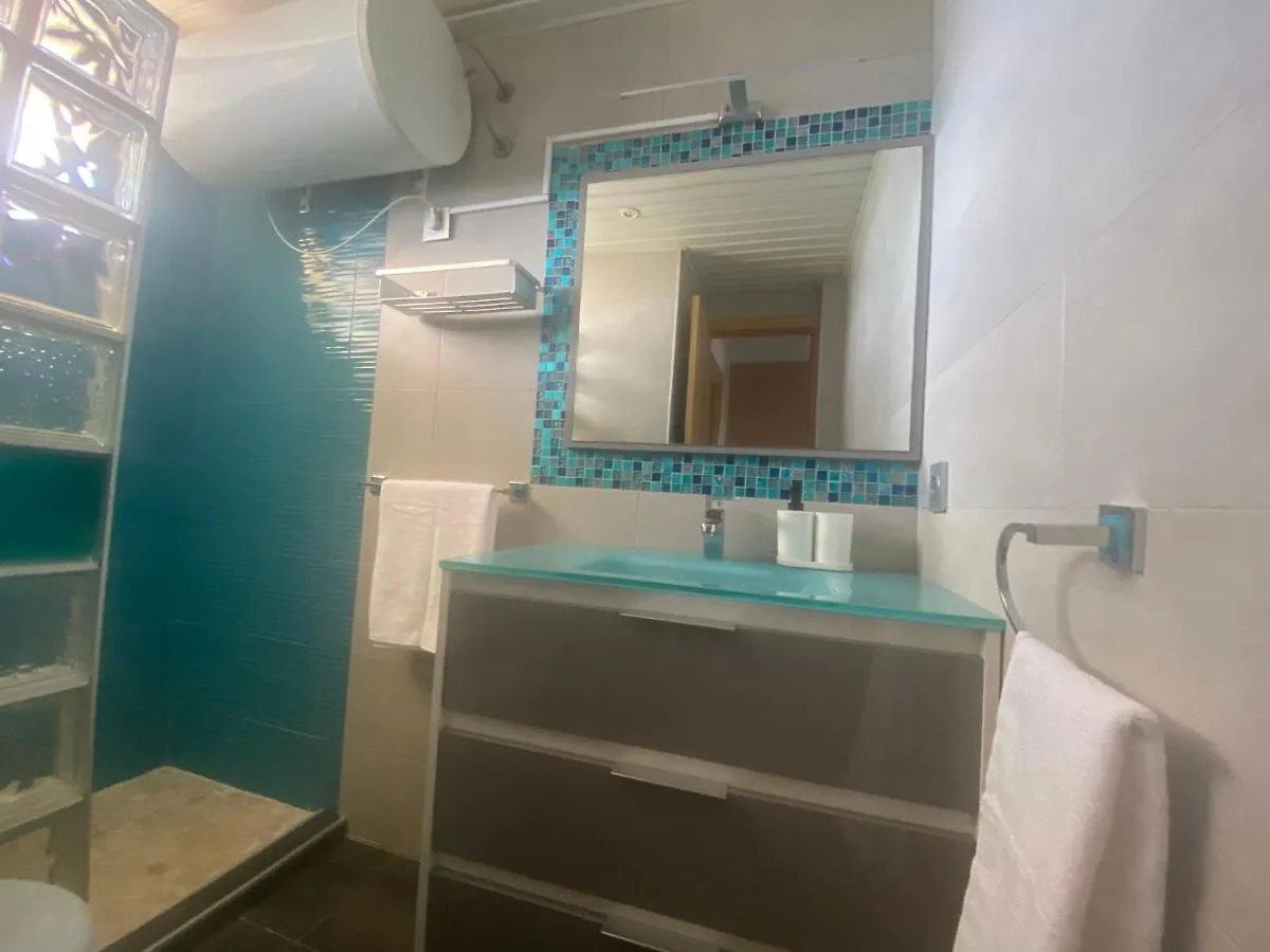 Apartamento moderno en primera línea de playa. Benalmádena