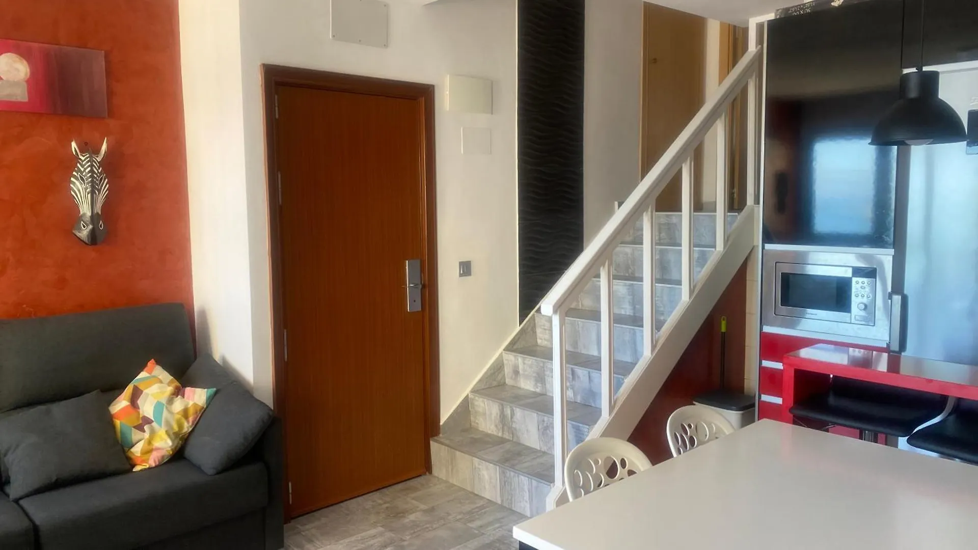 Apartamento moderno en primera línea de playa. Benalmádena